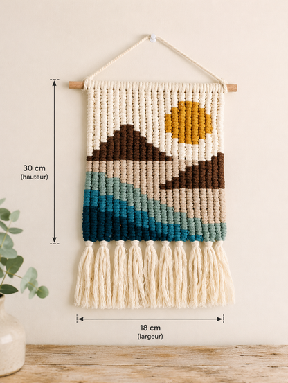 Décoration murale "horizon Jurassien" - macramé graphique